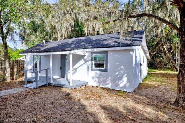 915 S Waldron Ave in Avon Park, FL - Building Photo - Building Photo