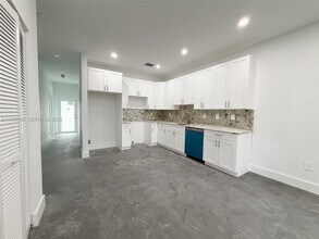 1866 NW 91st St in Miami, FL - Building Photo - Building Photo