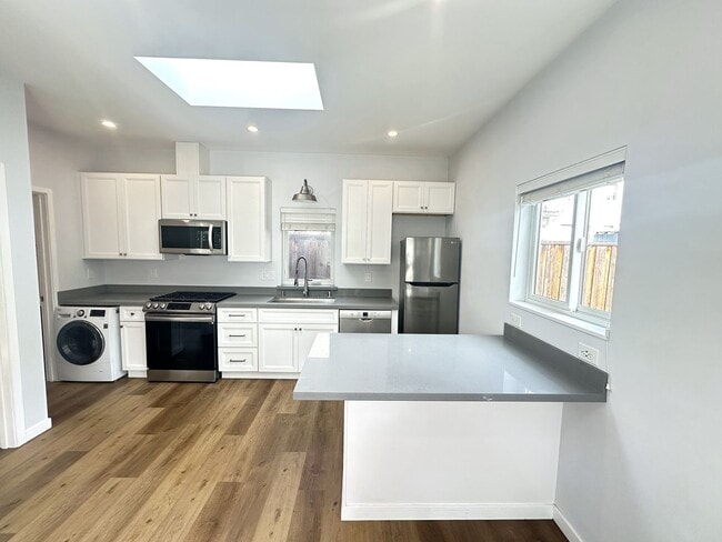 1439 38th Ave in Oakland, CA - Building Photo - Building Photo