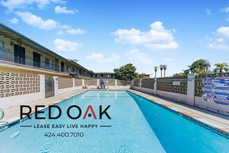 11823 Lakewood Blvd in Downey, CA - Building Photo - Building Photo