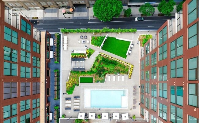 1081 Juniper St NE in Atlanta, GA - Building Photo - Building Photo