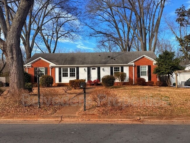 1903 Medhurst Dr in Greensboro, NC - Building Photo - Building Photo