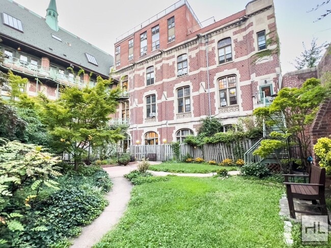 Washington Avenue #2M in Brooklyn, NY - Foto de edificio - Building Photo