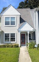 105 Heather Way in Yorktown, VA - Building Photo