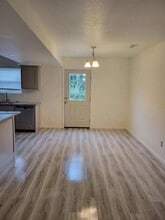 1250 Evans Rd in Lebanon, MO - Building Photo - Building Photo