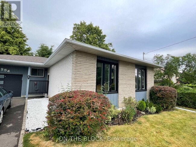 property at 954 Timmins Gardens