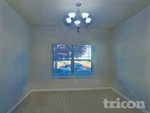 207 Stillwood Dr in Newnan, GA - Building Photo - Building Photo