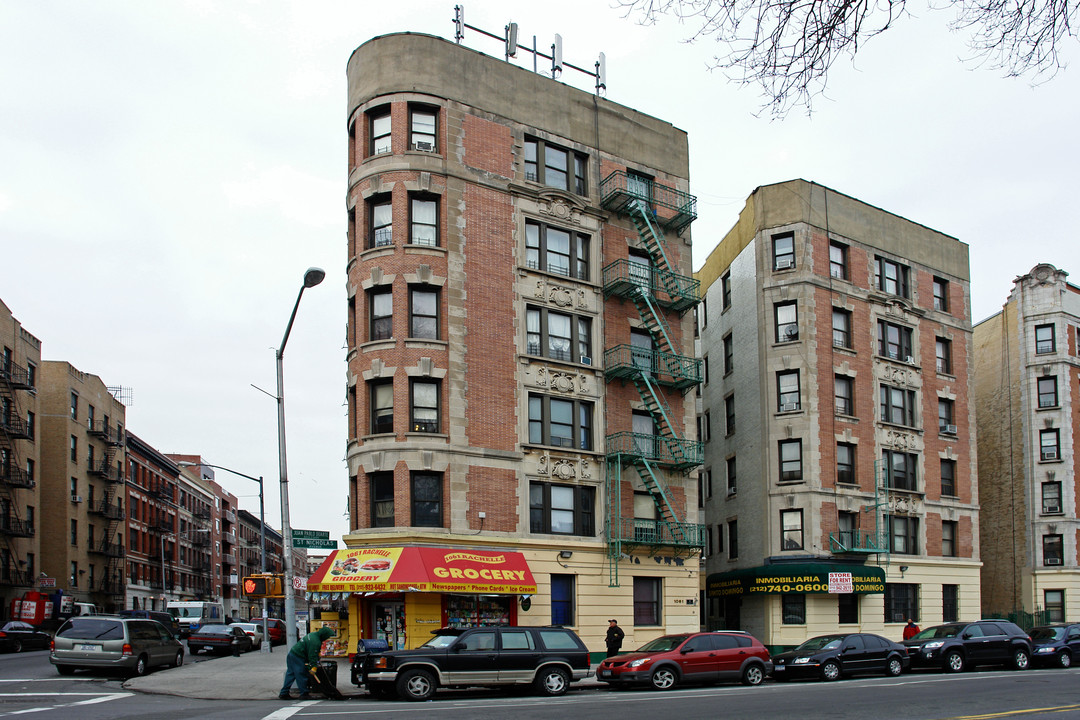 1061 St Nicholas Ave in New York, NY - Building Photo