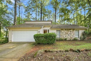 1515 Captain Thomas Ct in Marietta, GA - Building Photo