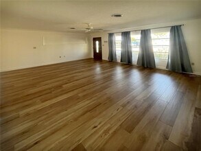 5908 Murdock Ave in Sarasota, FL - Building Photo - Building Photo