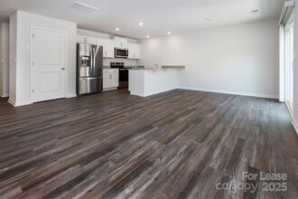 5159 Hyrule Dr in Charlotte, NC - Building Photo - Building Photo