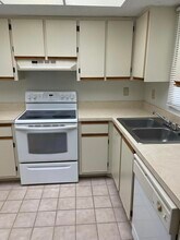 1550 SE Royal Green Cir in Port St. Lucie, FL - Building Photo - Building Photo