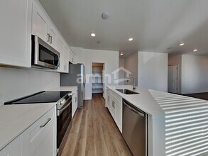 9715 W Parkway Dr in Tolleson, AZ - Foto de edificio - Building Photo