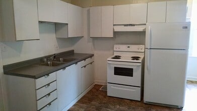 1602 W Short Ave in Independence, MO - Building Photo - Building Photo