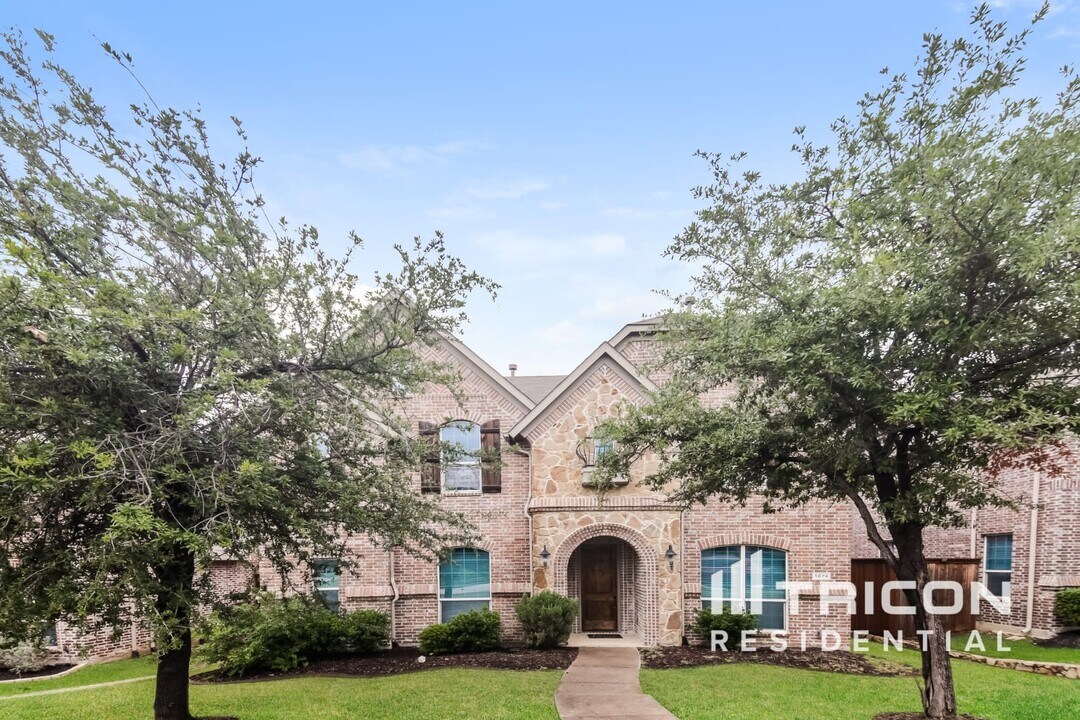 1074 Gentle Wind Ln in Frisco, TX - Building Photo