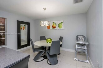 8511 SW 147th Ct in Miami, FL - Foto de edificio - Building Photo