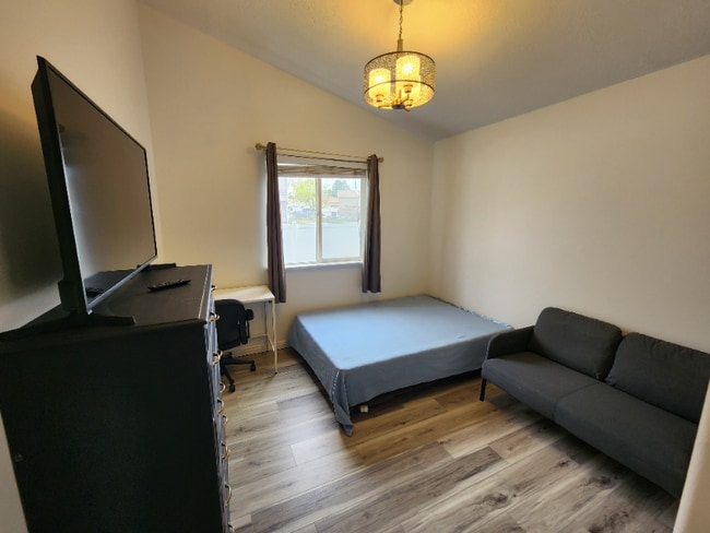 6263 W 4305 S in Salt Lake City, UT - Building Photo - Building Photo