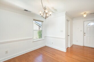 13716 Riding Hill Ave in Charlotte, NC - Building Photo - Building Photo