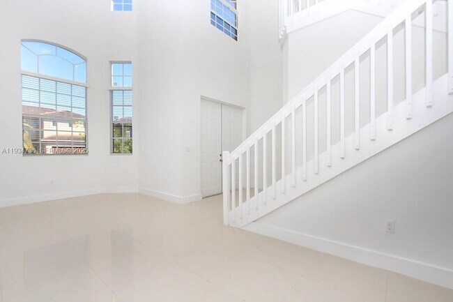 15670 SW 11th Terrace in Miami, FL - Building Photo - Building Photo