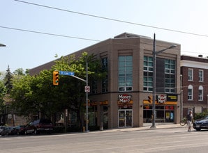 909 St Clair Ave W in Toronto, ON - Building Photo - Building Photo