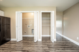Caswell at Riverwalk in Jacksonville, NC - Building Photo - Interior Photo