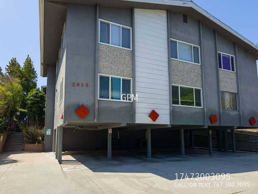 2915 St George St in Los Angeles, CA - Building Photo