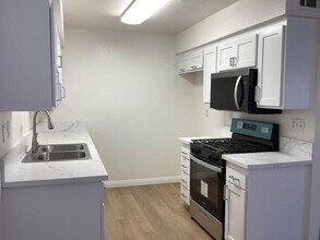43437 30th St W in Lancaster, CA - Building Photo - Building Photo
