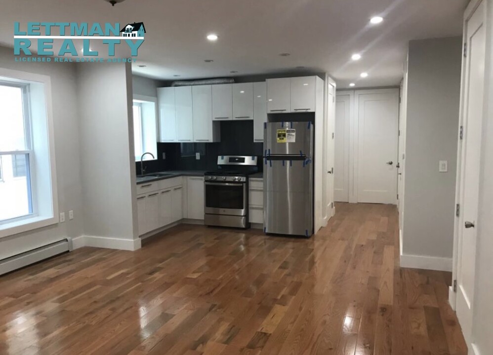 253 E 93rd St in Brooklyn, NY - Building Photo