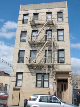 2443 Cambreleng Ave in Bronx, NY - Building Photo