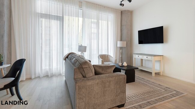 143 E Commerce St, Unit 705 in San Antonio, TX - Foto de edificio - Building Photo