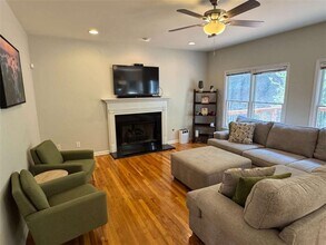 3010 Ridge Oak Dr in Suwanee, GA - Building Photo - Building Photo