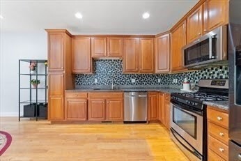 4 Minuteman Ln in Westford, MA - Foto de edificio - Building Photo
