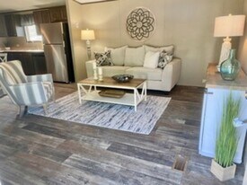 79 Lakeside Ln in Tarboro, NC - Building Photo