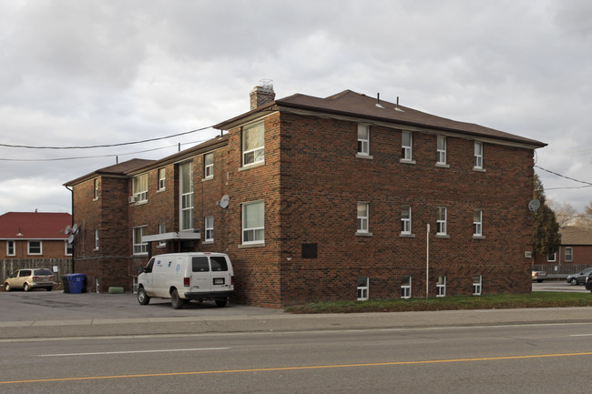 350 Lakeshore Rd W in Mississauga, ON - Building Photo - Primary Photo