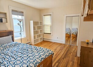 32 Pearl St, Unit 1 in Quincy, MA - Building Photo - Building Photo