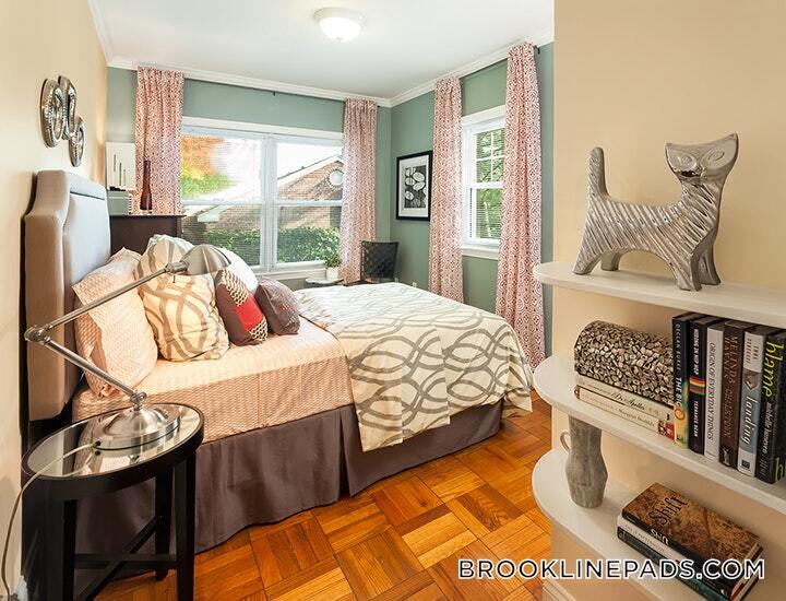 114 Sherman Rd in Boston, MA - Building Photo
