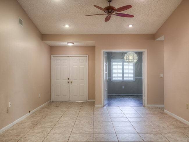 4900 NW 56th St in Coconut Creek, FL - Building Photo - Building Photo