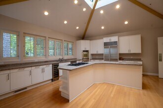 671 Manresa Ln in Los Altos, CA - Building Photo - Building Photo