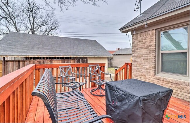 property at 1419 N 5th St