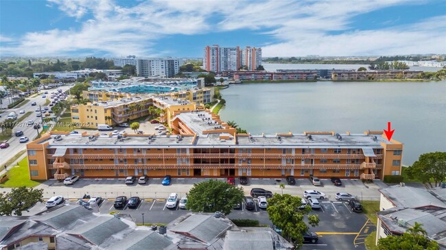 1591 NE Miami Gardens Dr in Miami, FL - Building Photo - Building Photo