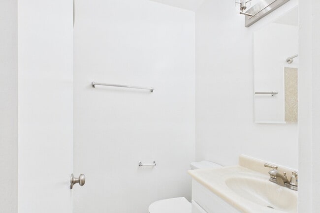 Buffalo Sherman Oaks Apartments