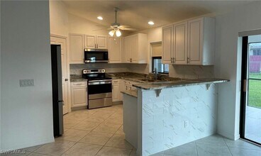 1016 SW 39th Terrace in Cape Coral, FL - Building Photo - Building Photo