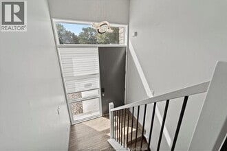 42 Maple St in Kingsville, ON - Building Photo - Building Photo