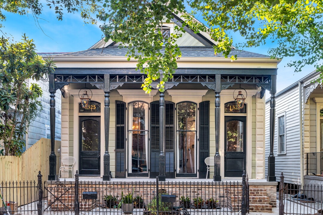 1323 Constance St in New Orleans, LA - Building Photo