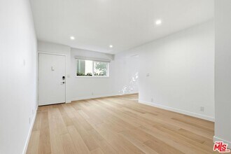 612 Huntley Dr in West Hollywood, CA - Building Photo - Building Photo