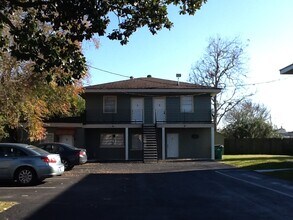 2110 Willow St, Unit B in Harvey, LA - Building Photo - Building Photo