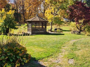 314 Rhinecliff Rd in Rhinebeck, NY - Foto de edificio - Building Photo