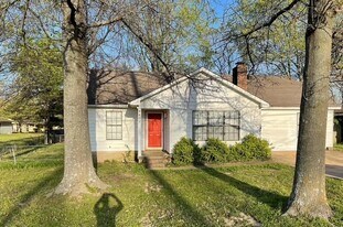 4402 S Caraway Rd in Jonesboro, AR - Building Photo