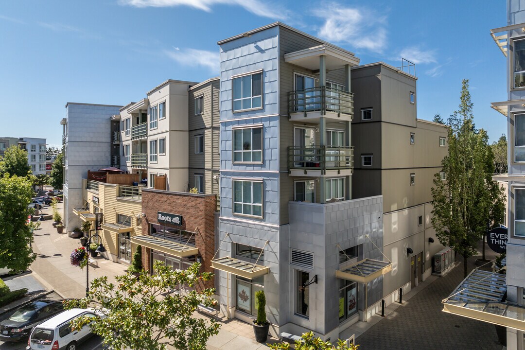 15765 Croydon Dr in Surrey, BC - Building Photo
