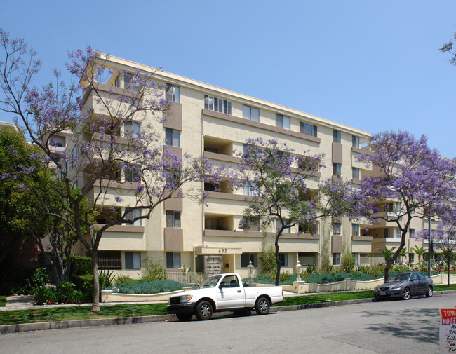 Palm Beverly Apartments in Beverly Hills, CA - Foto de edificio - Building Photo